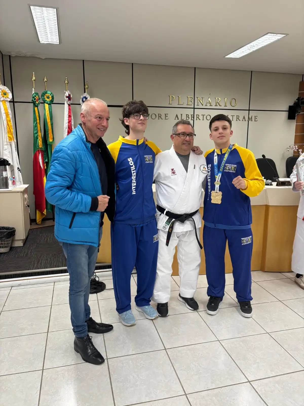 Academia Dragões do Oriente Recebe Homenagem